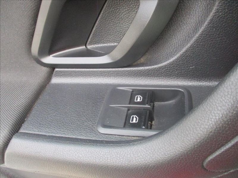 Škoda Fabia 1,2 TSI, klimatizace, serviska - fotka 19 z 33