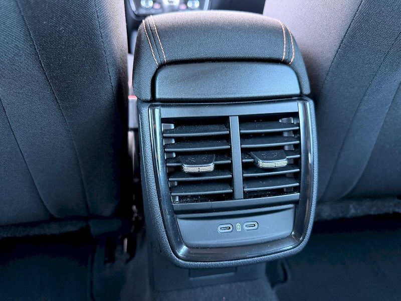 Škoda Kamiq (2025) 1.0 TSI 85kW Top Selection - fotka 27 z 35