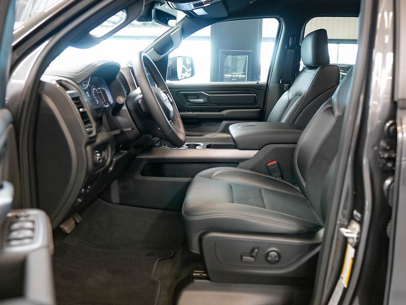 Dodge RAM (2024) 5.7 eTorque Sport 6 Lift - fotka 16 z 34