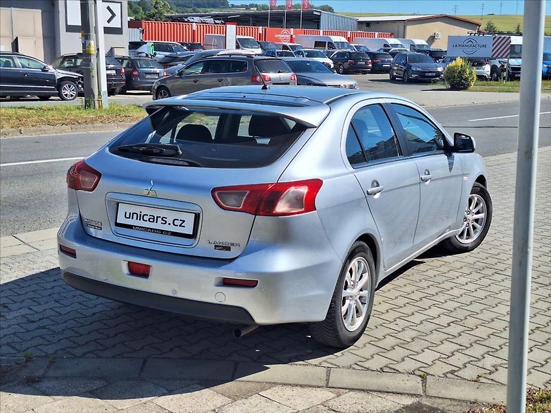 Mitsubishi Lancer 1,6   poctivý komplet servis - fotka 6 z 16