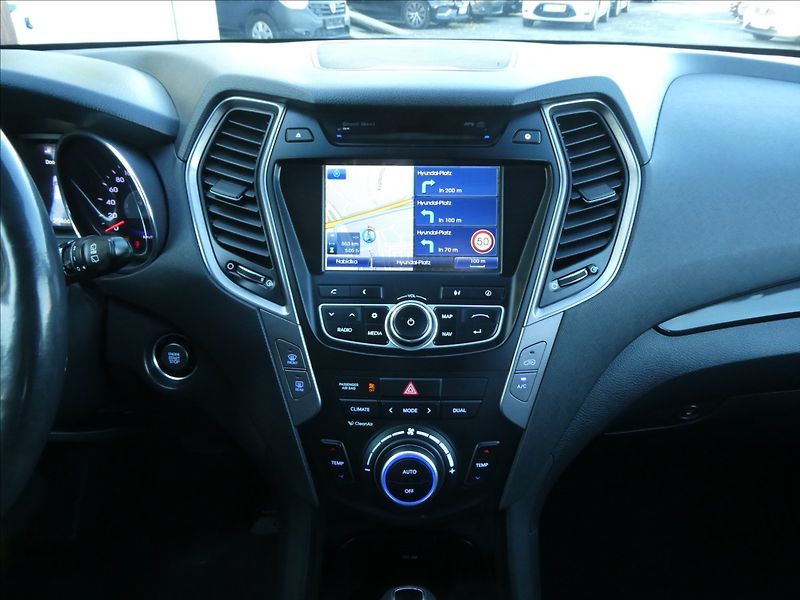Hyundai Santa Fe 2,2 CRDi 4x4 Automat,DPH,Premi - fotka 29 z 62