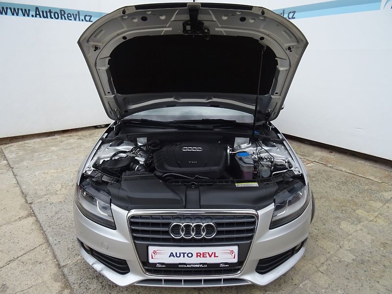 Audi A4 (2012) 2.0TDi,100kW,1maj,S.kniha,ALU - fotka 16 z 20