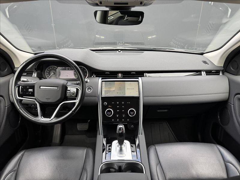 Land Rover Discovery Sport 1,5 P300e S AT AWD ČR DPH - fotka 15 z 31