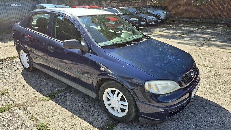Opel Astra (2005) - fotka 6 z 12