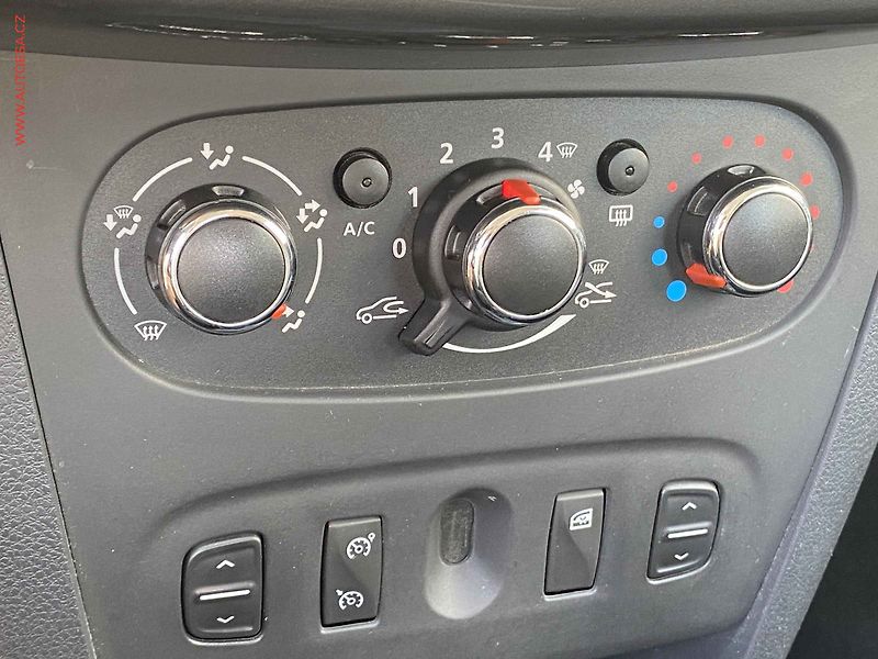 Dacia Sandero (2016) 0.9 TCe, Stepway, park. čidla - fotka 15 z 19
