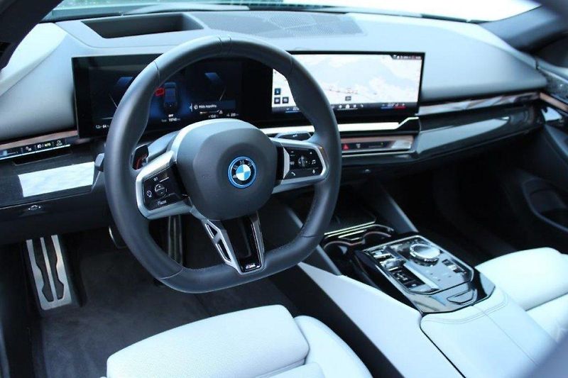 BMW i5 xDrive40 Sedan - fotka 10 z 27