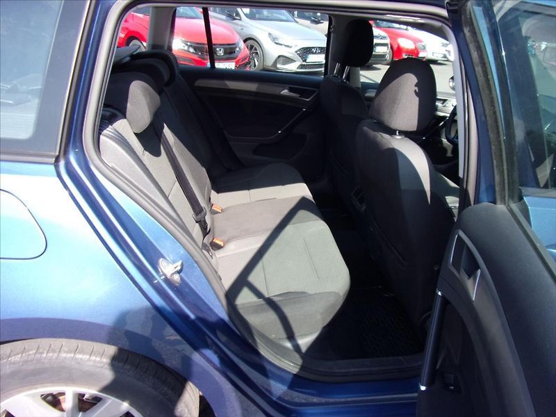 Volkswagen Golf 1,2 TSI  Variant  81kW ČR - fotka 13 z 26