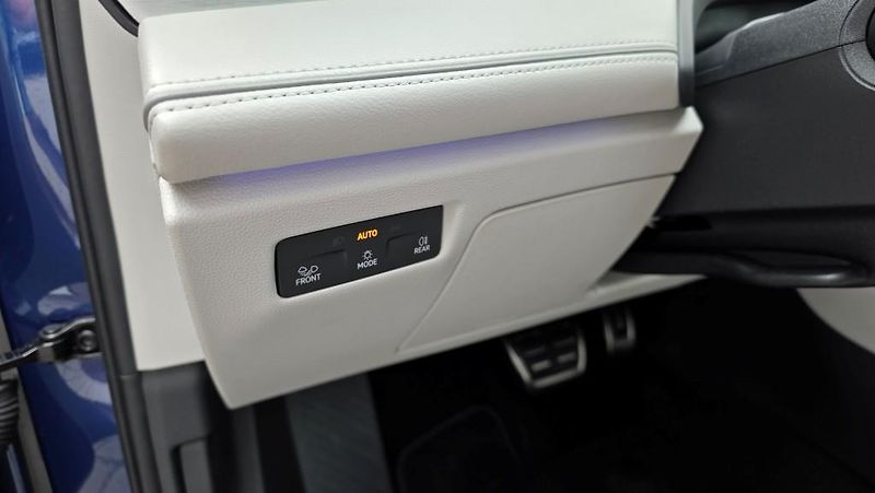 Volkswagen Passat Variant (2024) 2.0 TDI 142kW Eleg DSG záruka  - fotka 23 z 48