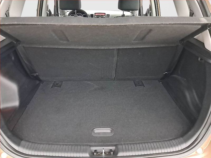 Kia Venga (2011) 1.4 CVVT, Tempomat - fotka 13 z 16