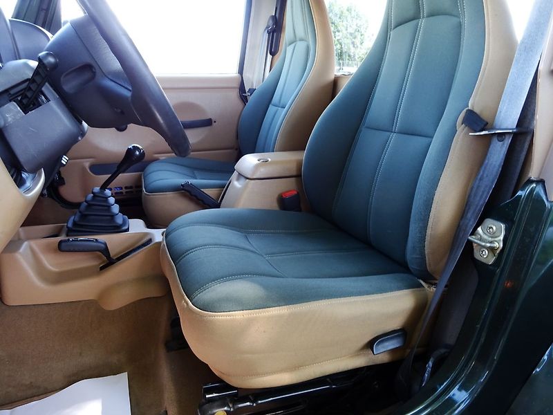 Jeep Wrangler 4.0i SAHARA Serviska - fotka 14 z 37