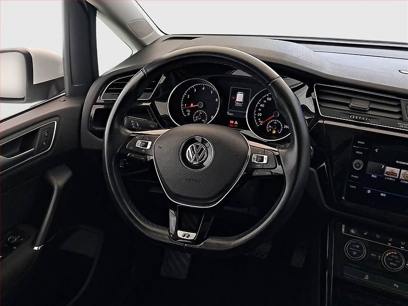 Volkswagen Touran (2018) R-Line 1.5 TSI - fotka 17 z 21