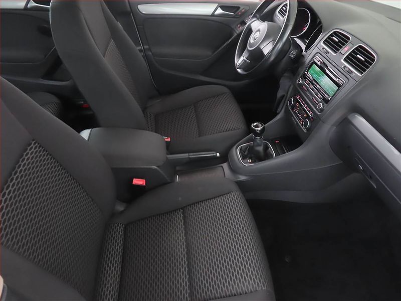 Volkswagen Golf (2012) 1.2 TSI, Tempomat - fotka 9 z 14