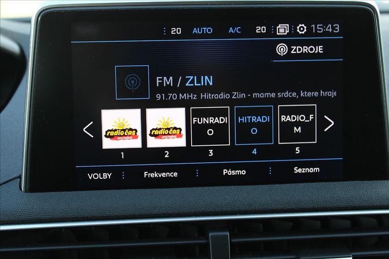 Peugeot 3008 1,2 i 96kW  1.MAJ,ČR,ALLURE - fotka 14 z 35