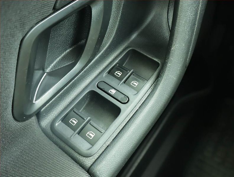 Škoda Fabia (2012) 1.2 TSI, Automat, Serv.kniha - fotka 15 z 16