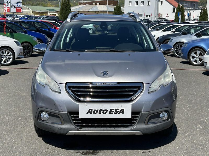Peugeot 2008 (2016) 1.2PT, Allure - fotka 2 z 16