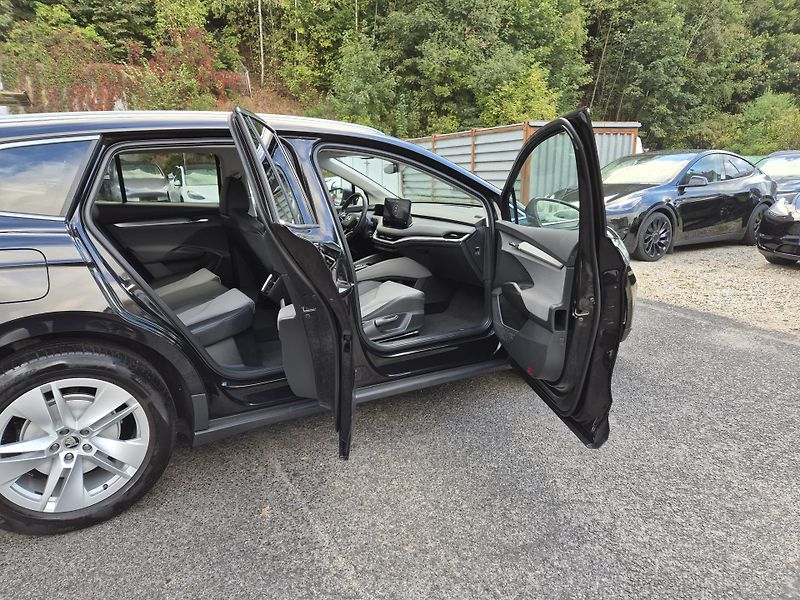 Škoda Enyaq 150kw, iV80 19ALU TZ SOH 92% - fotka 17 z 48