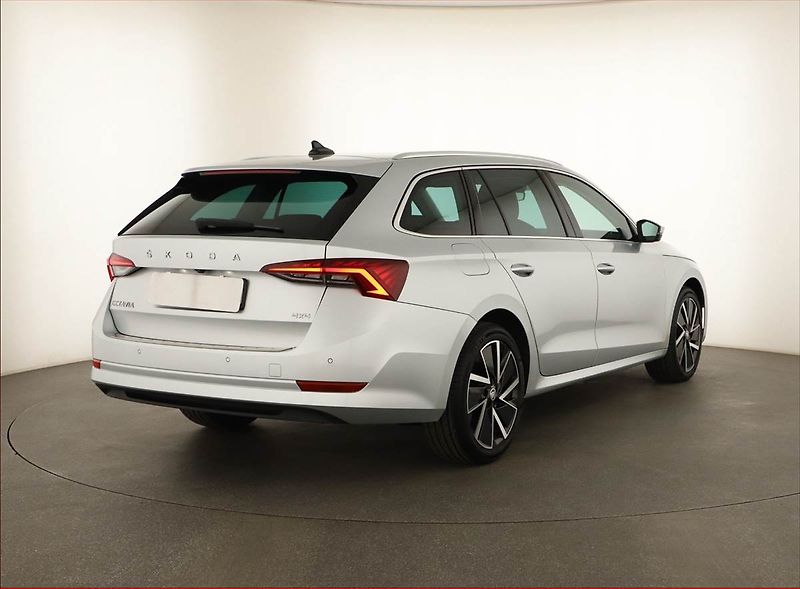 Škoda Octavia (2022) Style 2.0 TSI - fotka 5 z 14