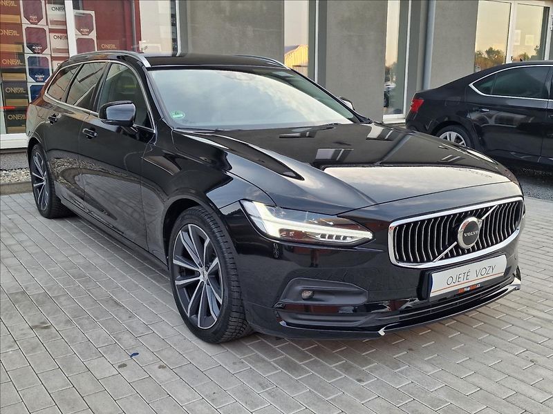 Volvo V90 B4 AWD Momentum Pro Auto,1Maj - fotka 3 z 50