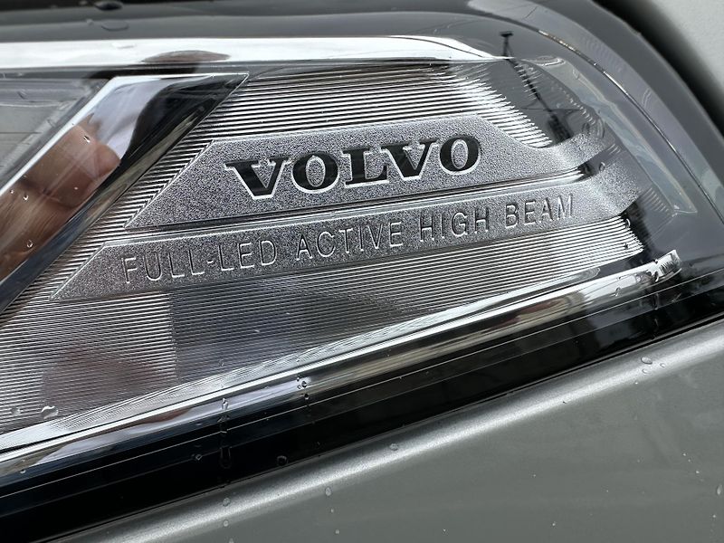 Volvo XC90 T8 plug-in hybrid Recharge - fotka 10 z 32
