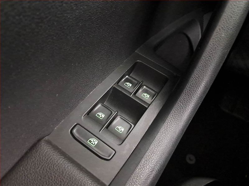 Škoda Octavia (2018) 1.6 TDI, Automat, Navi - fotka 18 z 24