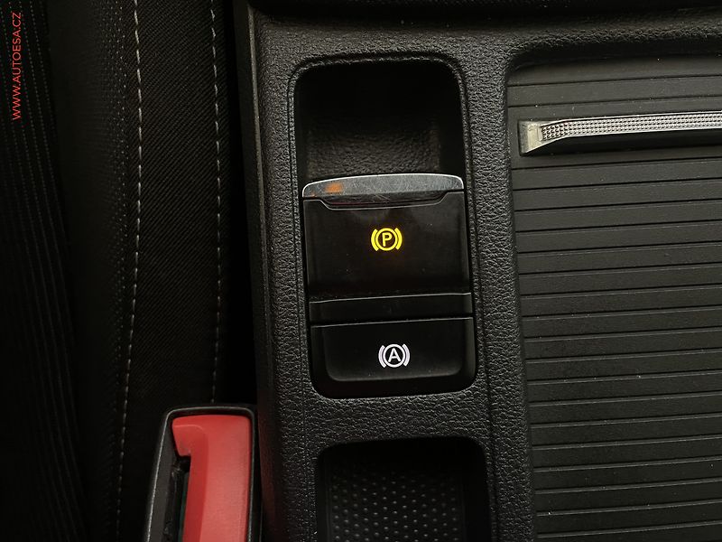 Škoda Octavia (2022) 1.5TSi, ČR, Style, LED, park - fotka 17 z 17
