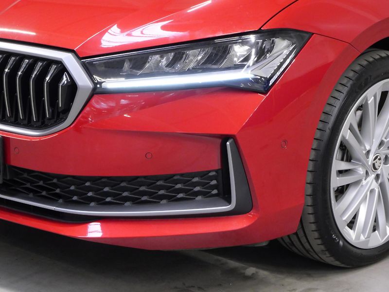 Škoda Superb - fotka 9 z 29