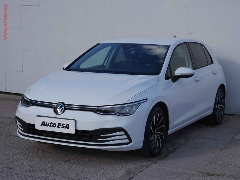 Volkswagen Golf (2020) 1.5 TSi, ČR, AC, LED, kmara - fotka 3 z 19