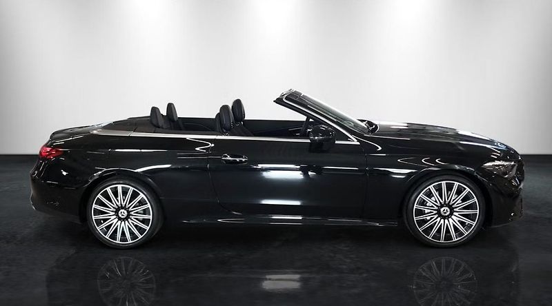 Mercedes-Benz CLE 200 AMG 360k HuD Ambient - fotka 3 z 12