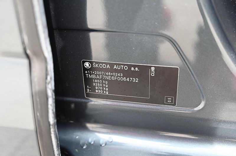 Škoda Octavia 1.6TDI  8/2015  Rezervace - fotka 26 z 28