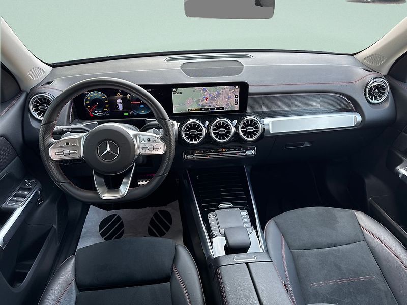 Mercedes-Benz EQB 300 4MATIC - fotka 11 z 21