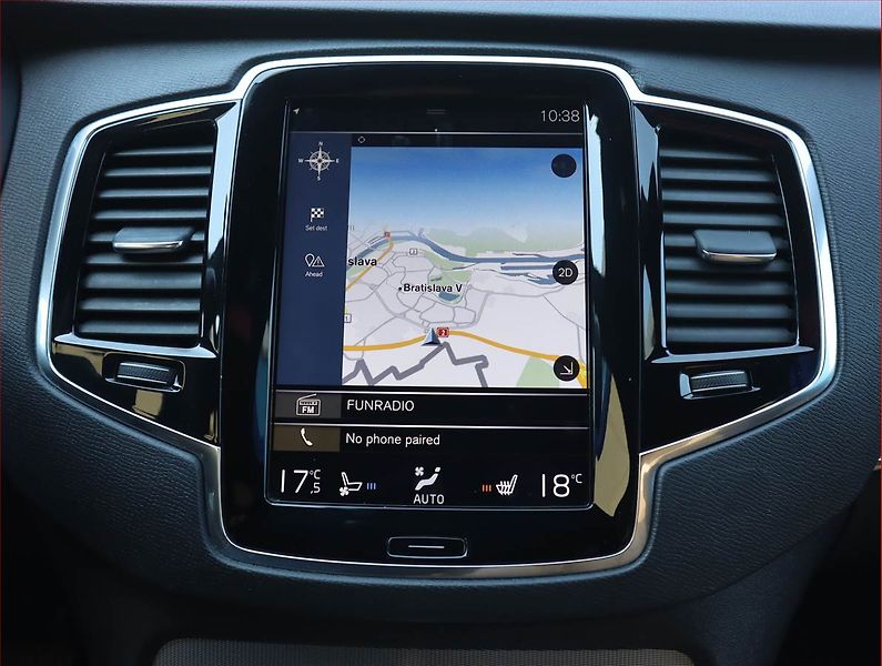 Volvo XC90 (2016) D5 AWD - fotka 13 z 28
