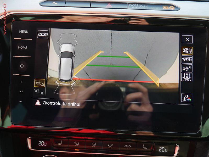 Volkswagen Passat (2018) 2.0TDi, AT, navi, masáž - fotka 13 z 19