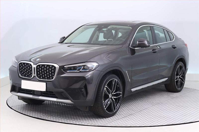 BMW X4 (2023) xDrive20d - fotka 2 z 21