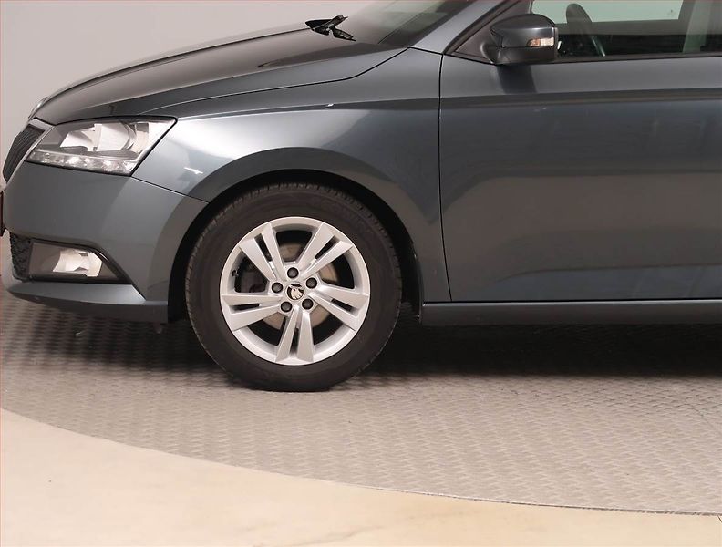 Škoda Fabia (2022) Ambition 1.0 TSI, ČR,1.maj - fotka 14 z 15