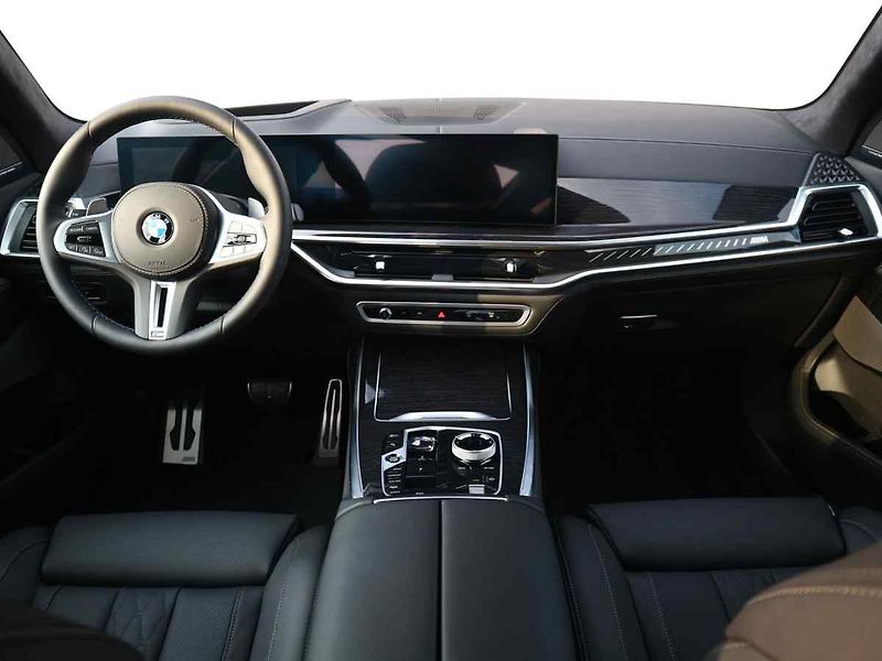 BMW X7 - fotka 8 z 10