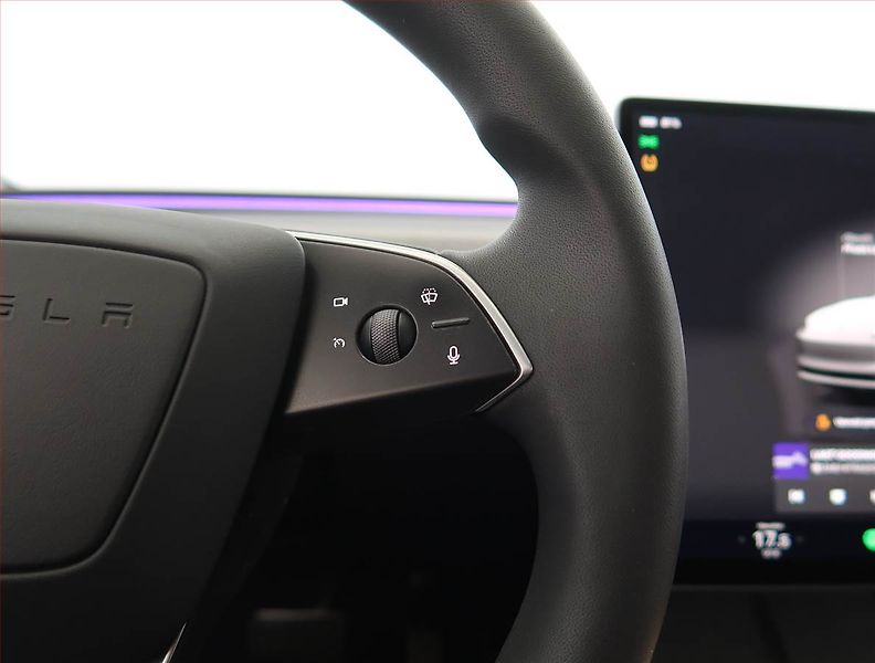 Tesla Model 3 (2023) Standard Range 60kWh, SoH 98% - fotka 16 z 32