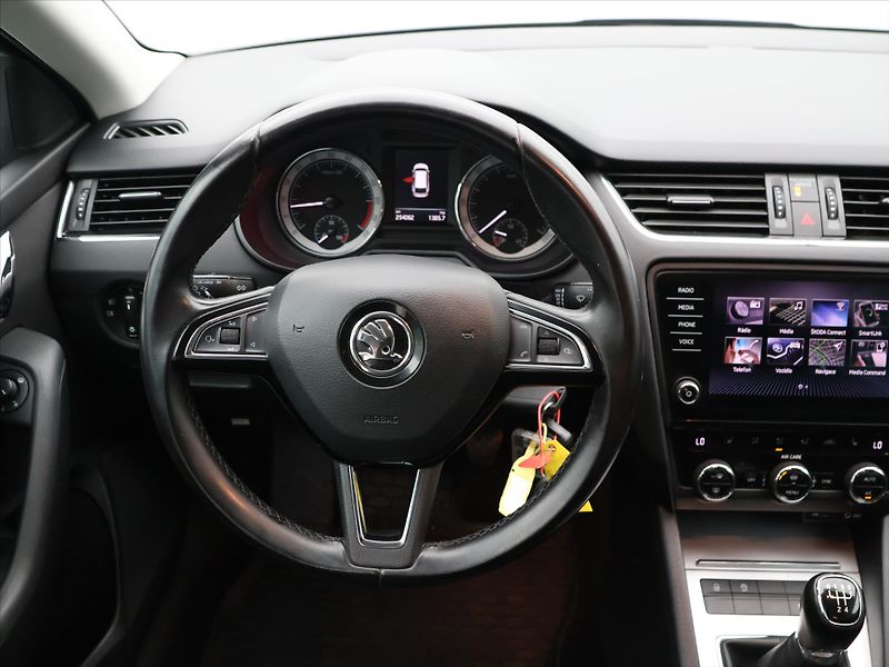 Škoda Octavia 1,6 TDI 85kW Ambition - fotka 18 z 32