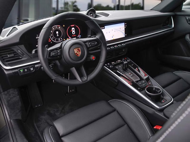 Porsche 911 Carrera 4S Lift Chrono BOSE - fotka 11 z 21