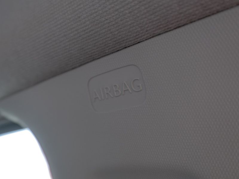 Peugeot 208 (2017) ČR 1.6HDI 55KW – SERVISKA - fotka 35 z 43