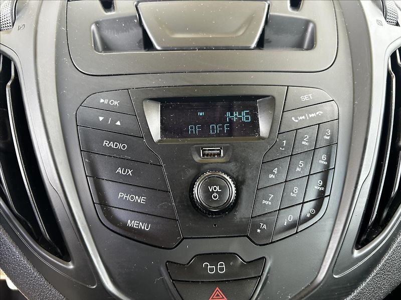 Ford Tourneo Courier 1,0 i 74 kW  Tempomat,Isofix - fotka 18 z 50