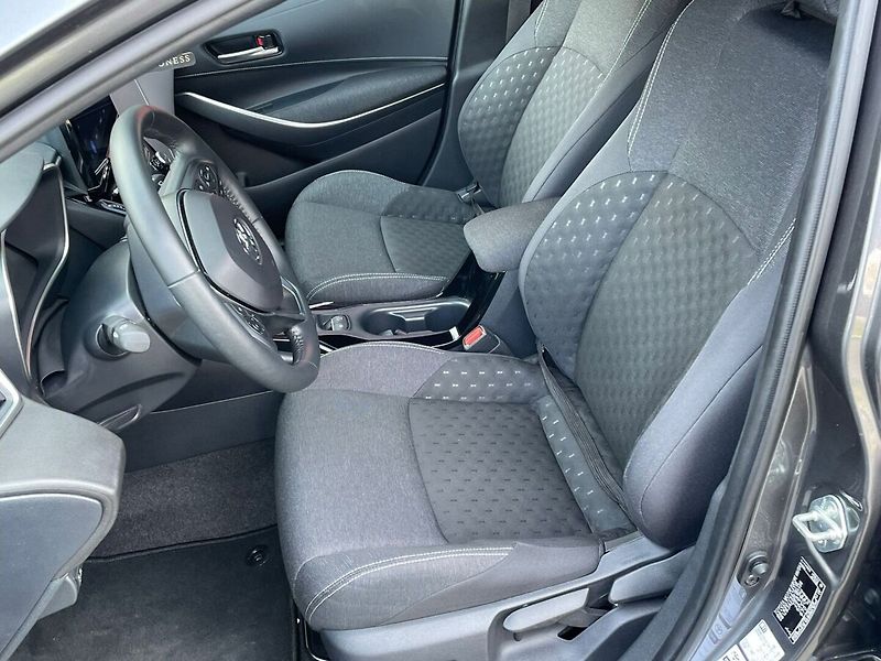 Toyota Corolla 1.8 Comfort Tech - fotka 7 z 14