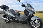 Suzuki Burgman 400 pořídíte za 30 tisíc korun.