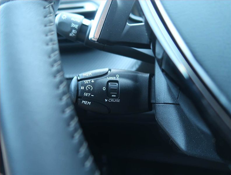 Peugeot 208 (2022) 1.2 PureTech, Automat - fotka 19 z 19