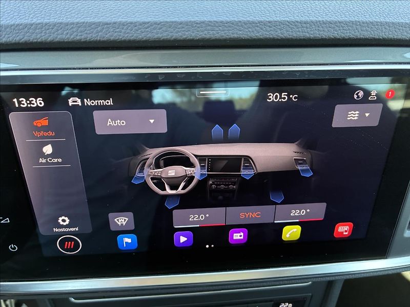 Seat Ateca 2,0 TDI 4X4 TAŽNÉ KAMERA - fotka 26 z 39