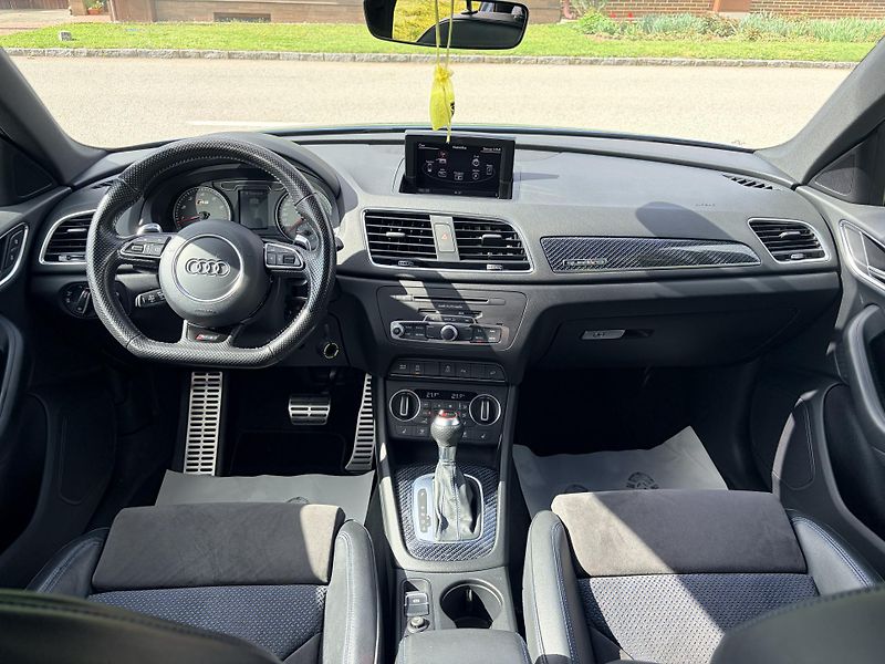 Audi RS Q3 PERFORMANCE 2.5TFSI 270KW  - fotka 19 z 40