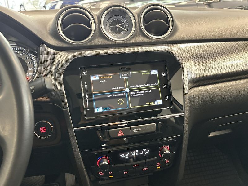 Suzuki Vitara 1.4 Elegance Panorama 4x4 6AT - fotka 24 z 48