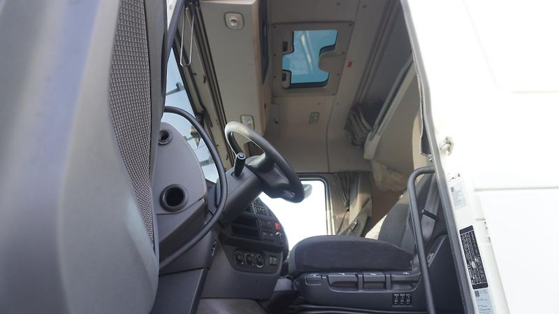 DAF XF (2017) 410 EURO 6 /410 HP / 20 EPAL  - fotka 15 z 28