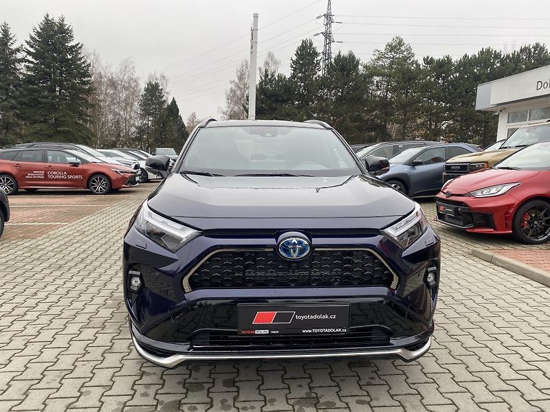 Toyota RAV4 2.5 Plug-in 185 Selection - fotka 2 z 23