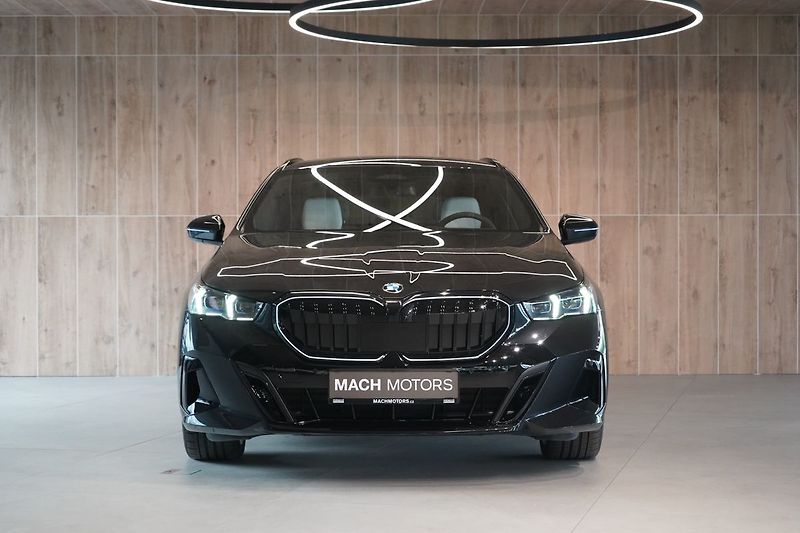 BMW Řada 5 540d xDrive, Bowers, Tažné - fotka 3 z 50