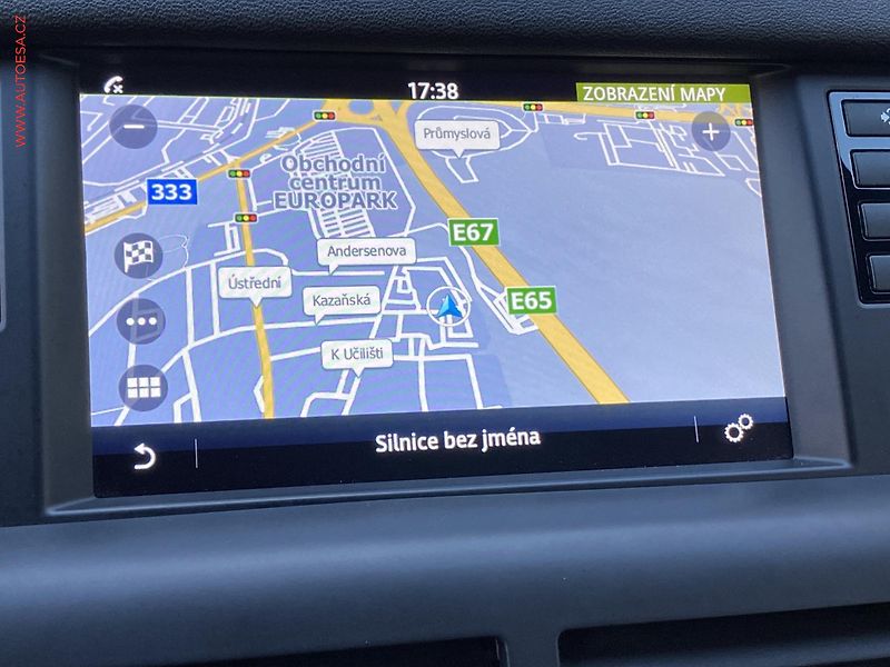 Land Rover Discovery Sport (2016) 2.0TD4 AWD, AT, bixen, kůže - fotka 17 z 19